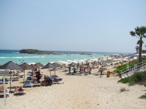 Pláž v Nissi Beach