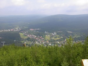 Pohled na střed Harrachova z Čertovy hory